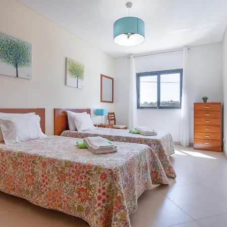 בית נופש Monte Avos By Ecovillas אלבופיירה